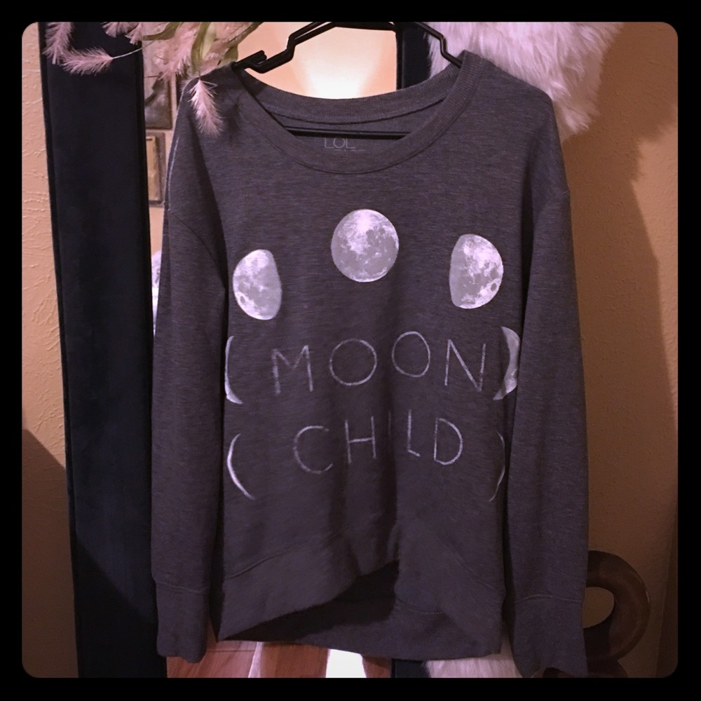 MOON 🌙 CHILD• TOP