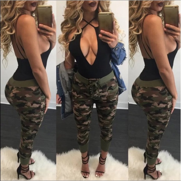 ☄️SALE☄️Sexy High Waisted Camouflaged Skinnies 👖 - Picture 2 of 4