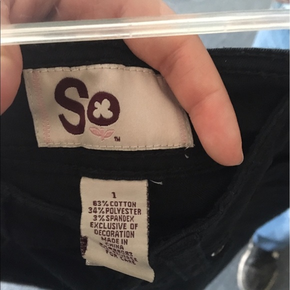 Black capri pants - Picture 2 of 2