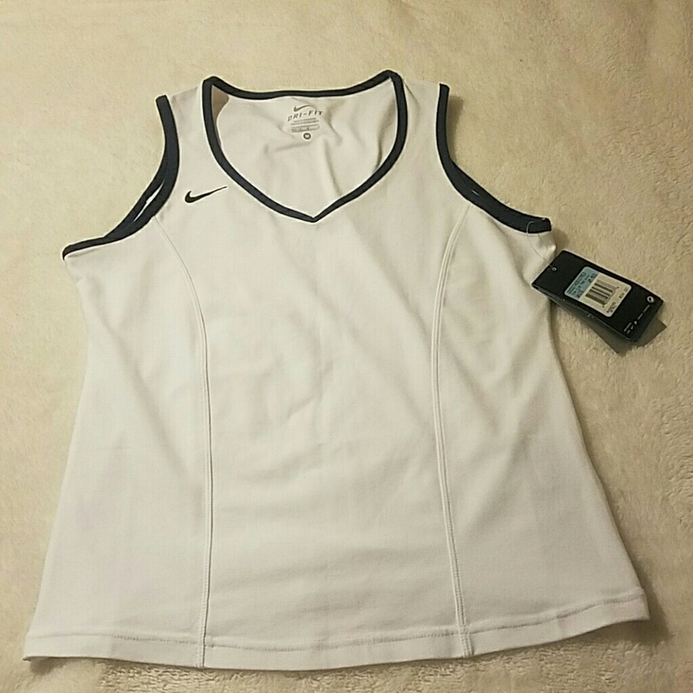 Nike top
