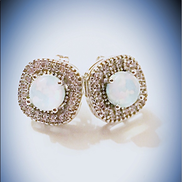 Jewelry - NEW! White Fire Opal Inlay Silver Stud Earrings