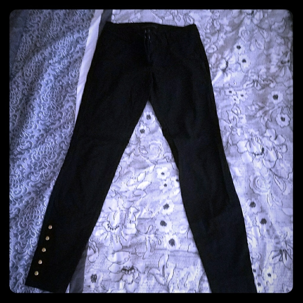 Black Limited exactly stretch ankle pants