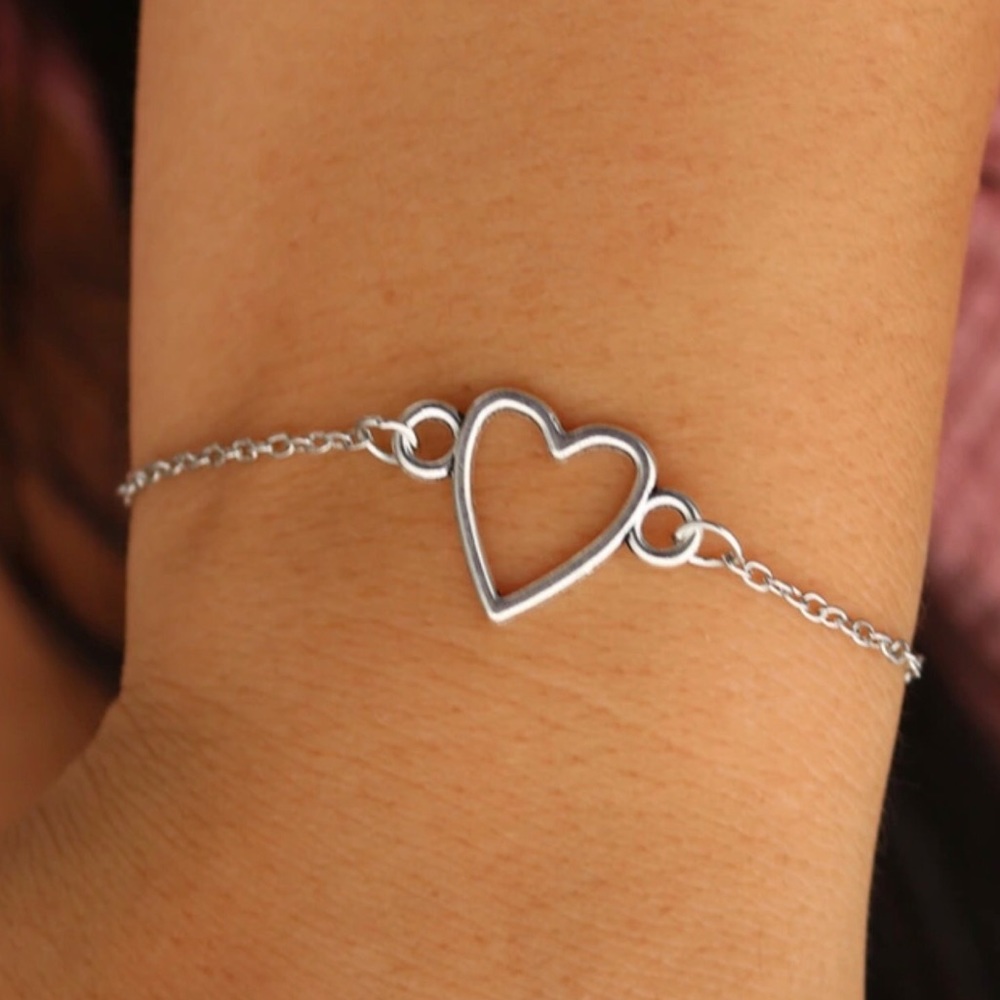 SILVER PLATED HEART BRACELET