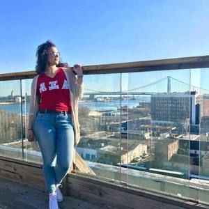 Meet your Posher, Kiana