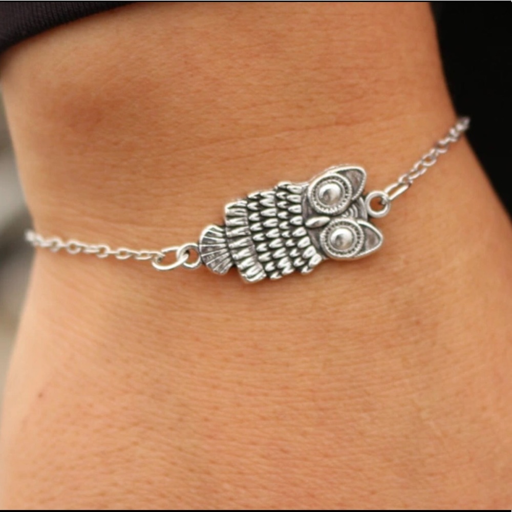 SILVER PLATED WISE OWL BRACELET