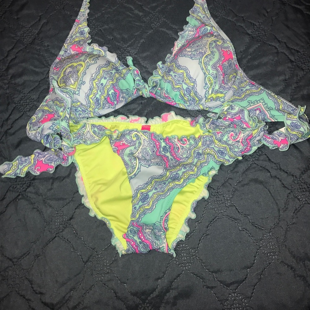 VS scrunch butt ruffle swim bikini