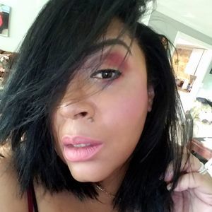 Meet your Posher, Leonor