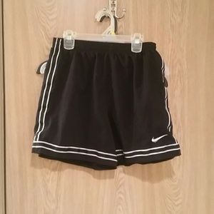 Nike dri-fit shorts sz. L