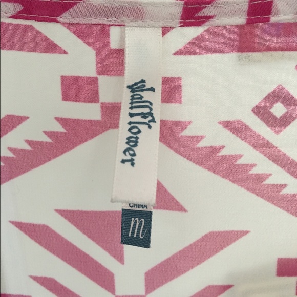 Pink and white patterned shirt - Picture 2 of 2