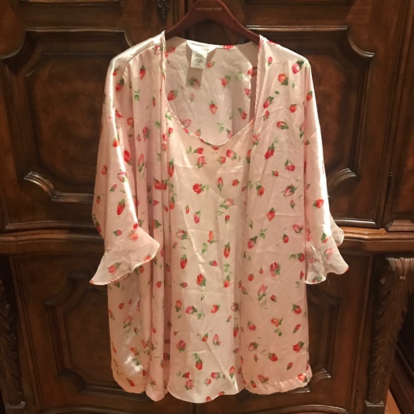 Silky pajama set with rose print - Picture 1 of 4