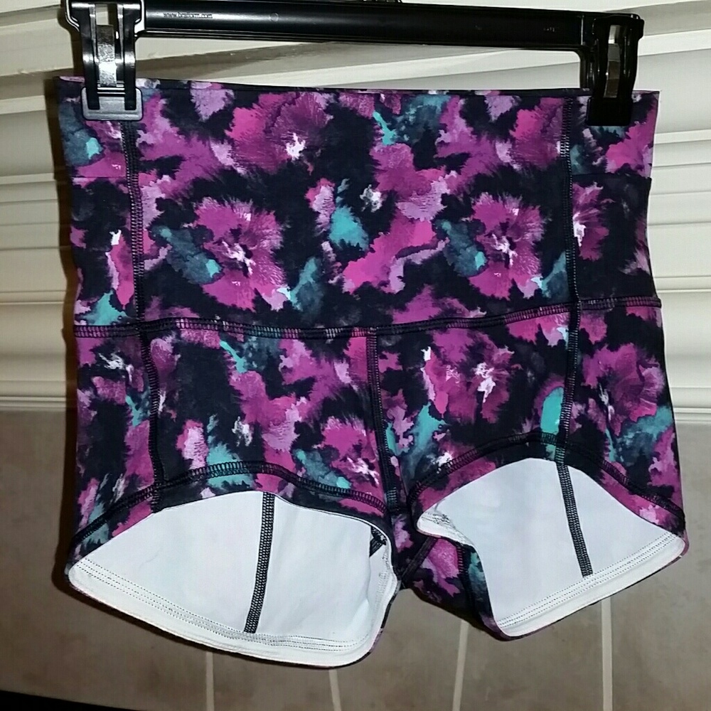 Lululemon Full-on Luon 2" shorts