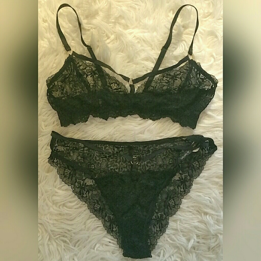 Hank Panky Black Lace Strappy Lingerie Set