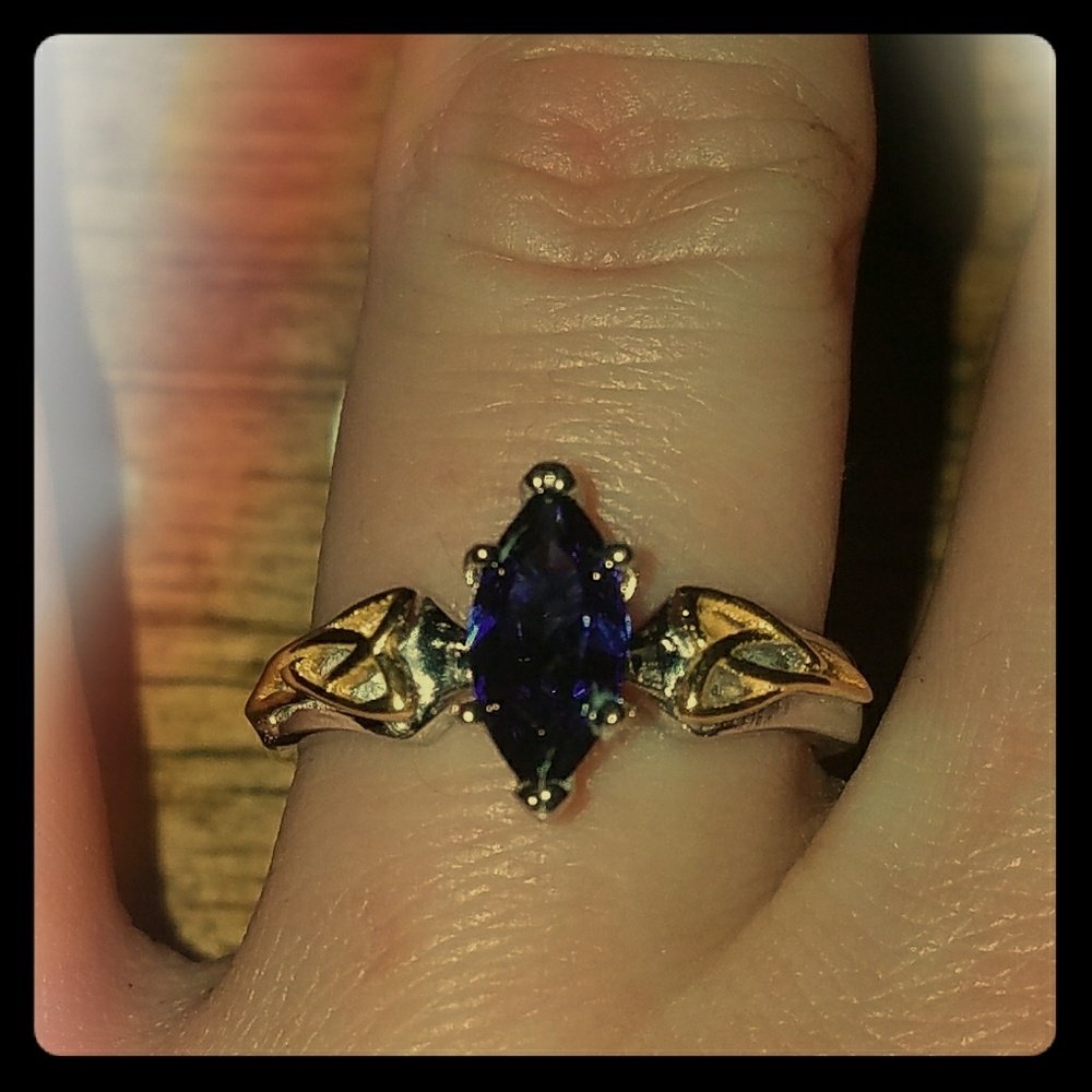 Diamond shaped amethyst ring.