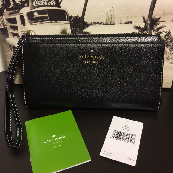 kate spade Handbags - Kate spade wristlet