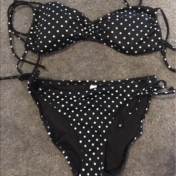 Victoria's Secret, black & white poka-dot bikini - Picture 1 of 3