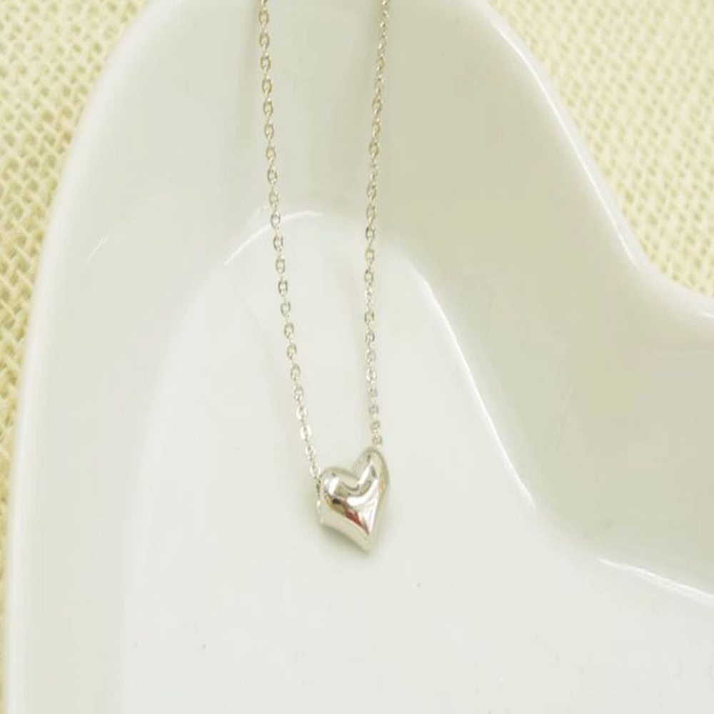 SILVER PLATED SOLID HEART NECKLACE