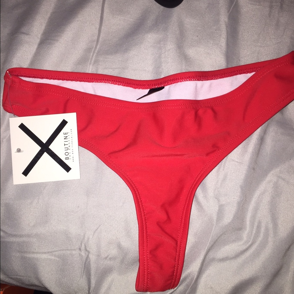 Boutinela bottoms red