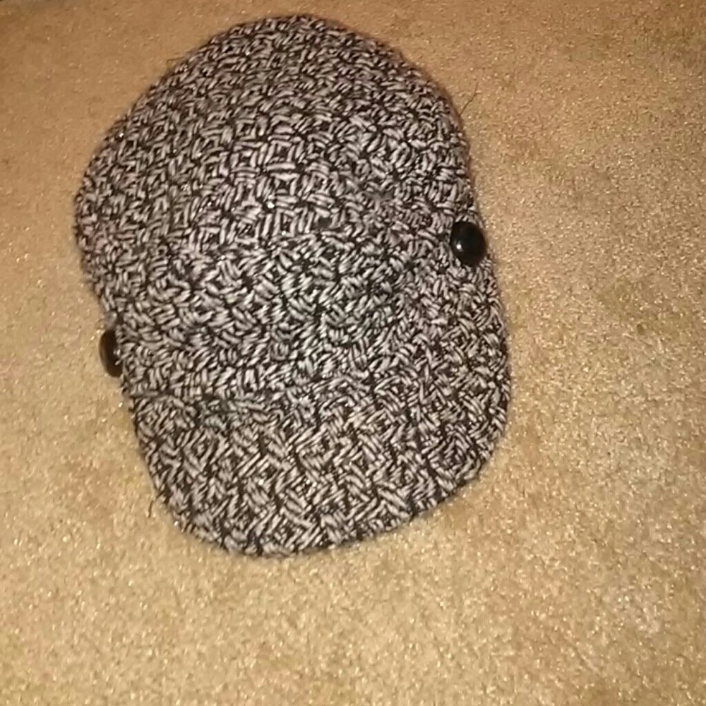 Patterned button cap