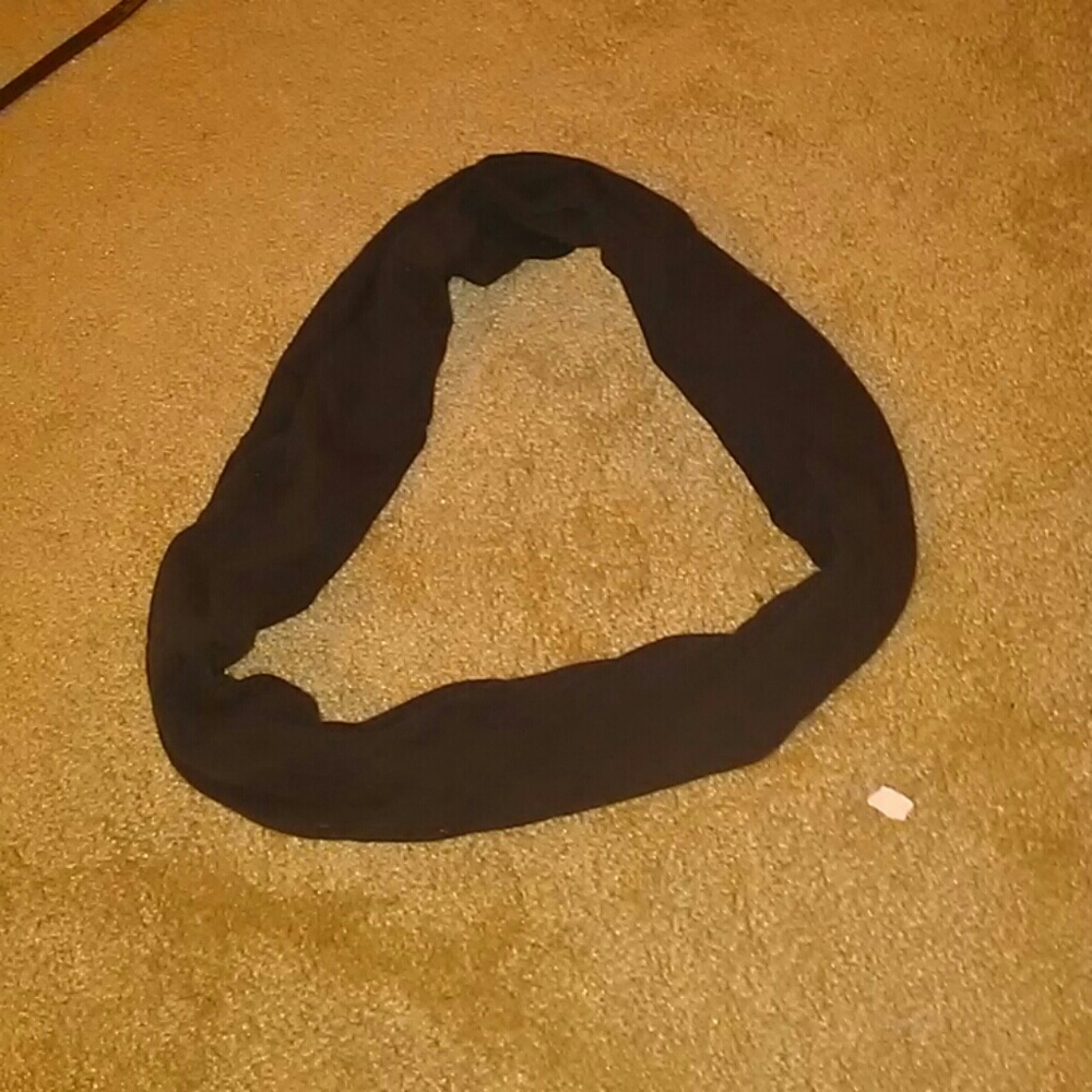 Small black infinity scarf