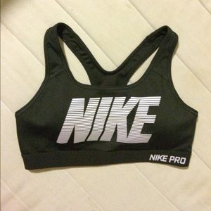Nike pro sports bra