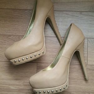 Beige heels