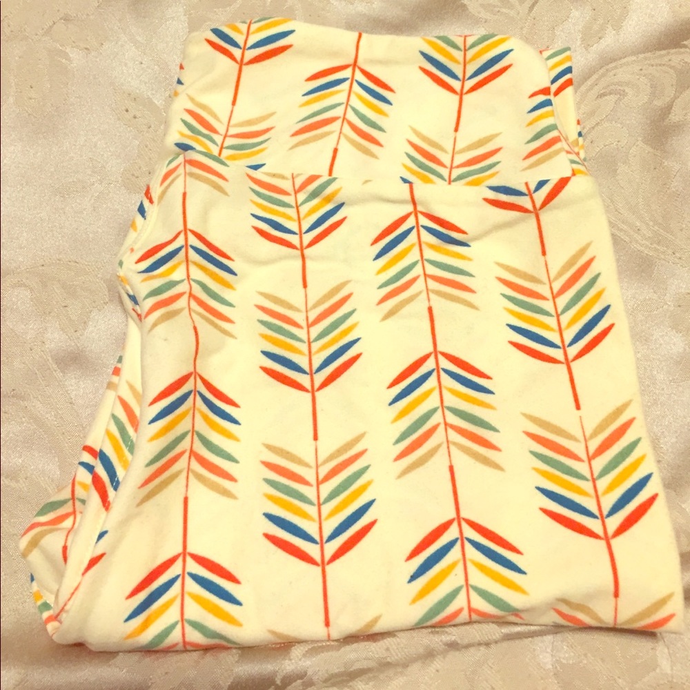LulaRoe one size (OS) leggings
