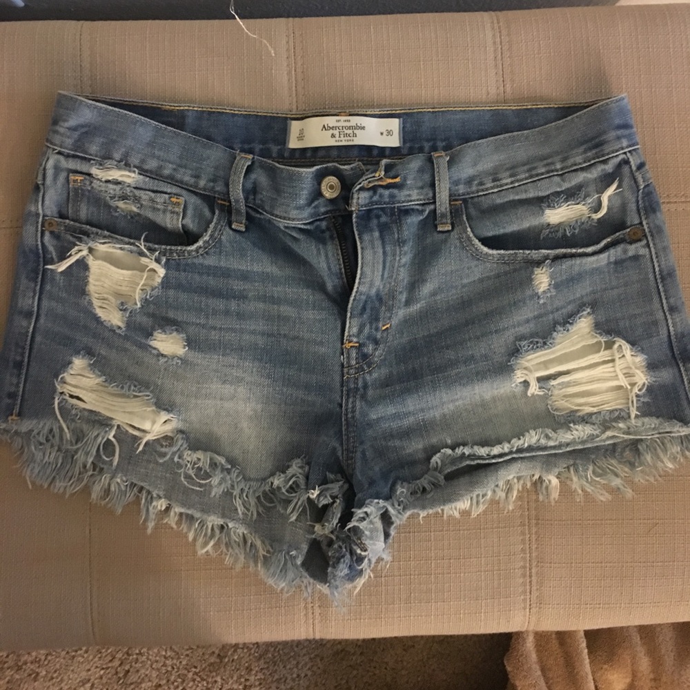 Abercrombie & Fitch destroyed high waisted shorts
