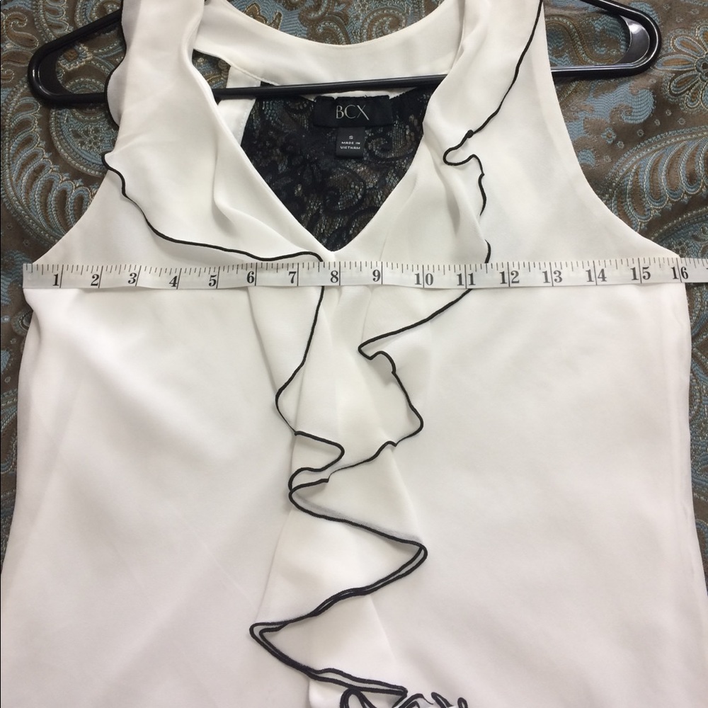 Ruffled White and Black Lace BCX Top - Picture 5 of 7
