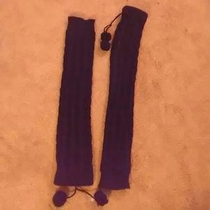 Black patterned ledwarmers with puff balls
