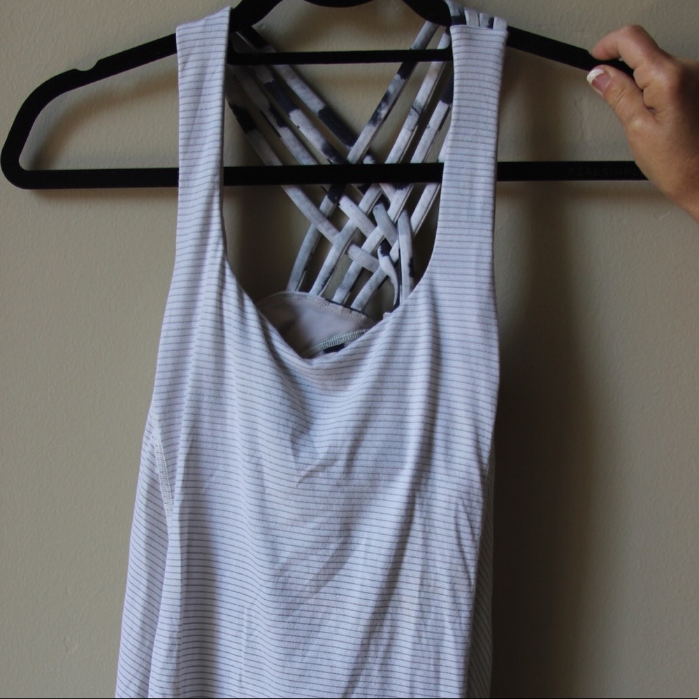 Lululemon size 4 scoop tank