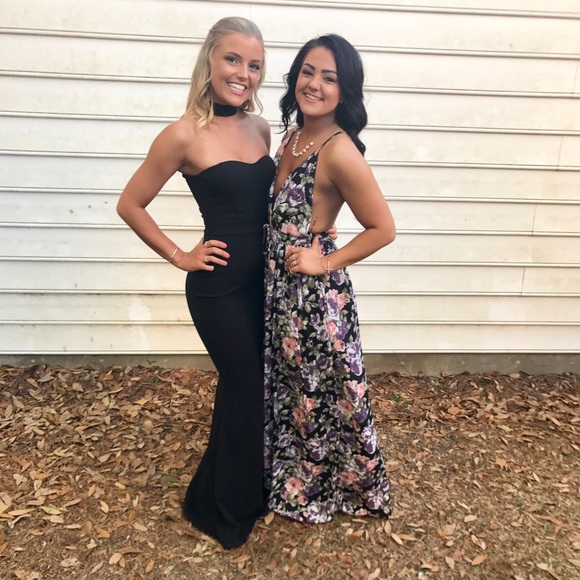 Meet Your Posher!💗 - Picture 3 of 4