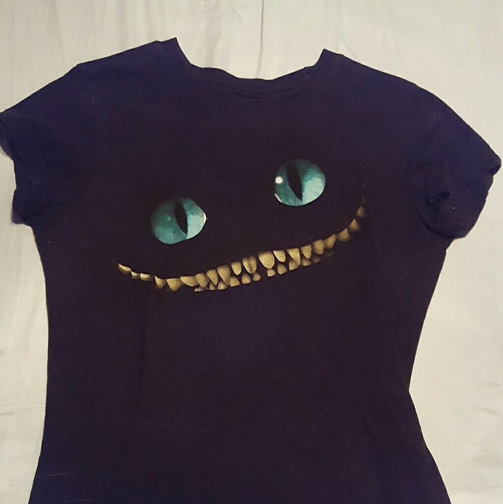 Alice in Wonderland Cheshire Cat grin tee
