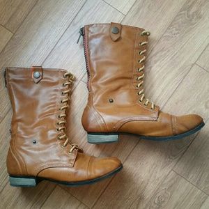 Reversible brown boots
