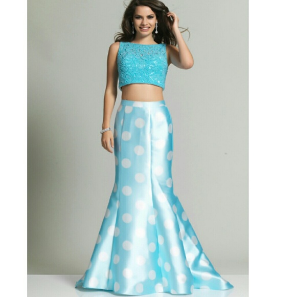 Dave and Johnny prom dress - Picture 1 of 3