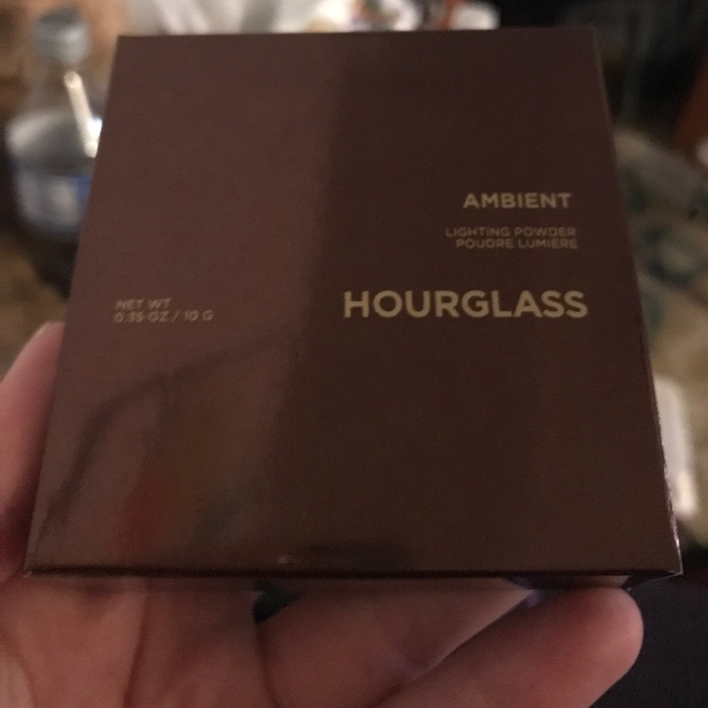 Hourglass Lighting Powder