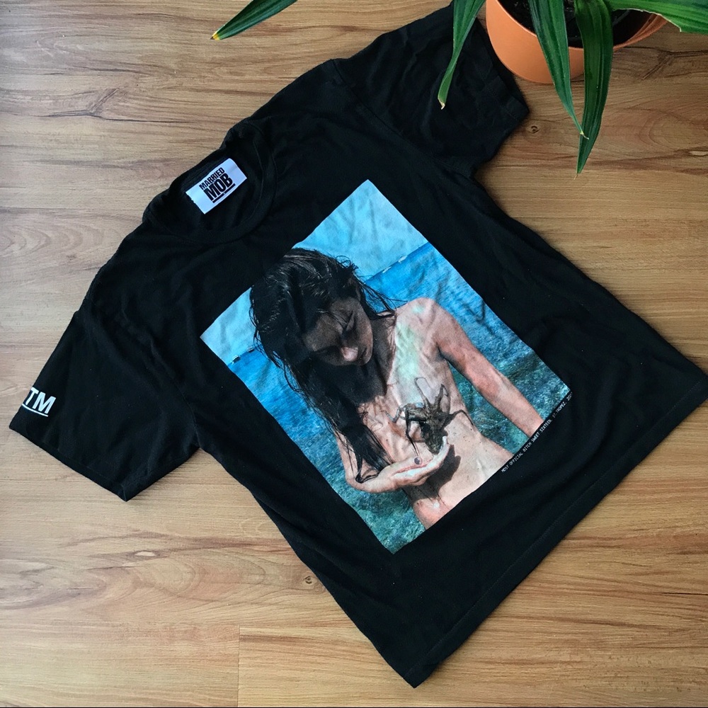 Men's MARRIED TO THE MOB t-shirt size S