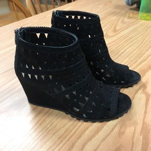 Women's black 3" wedges