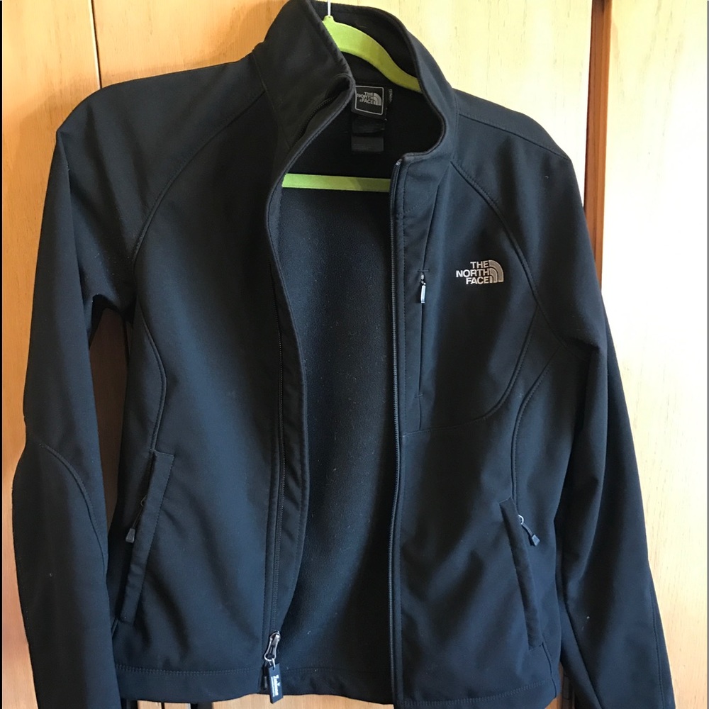 Size small North Face windbreaker/jacket