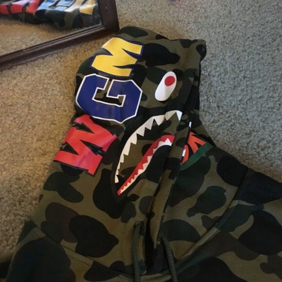 A bape hoodie-CAMOUFLAGE-MAKE OFFER - Picture 4 of 6