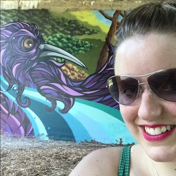 Everyday Glam Boutique - Picture 5 of 6