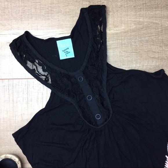 Lace Neck Top - Picture 2 of 3