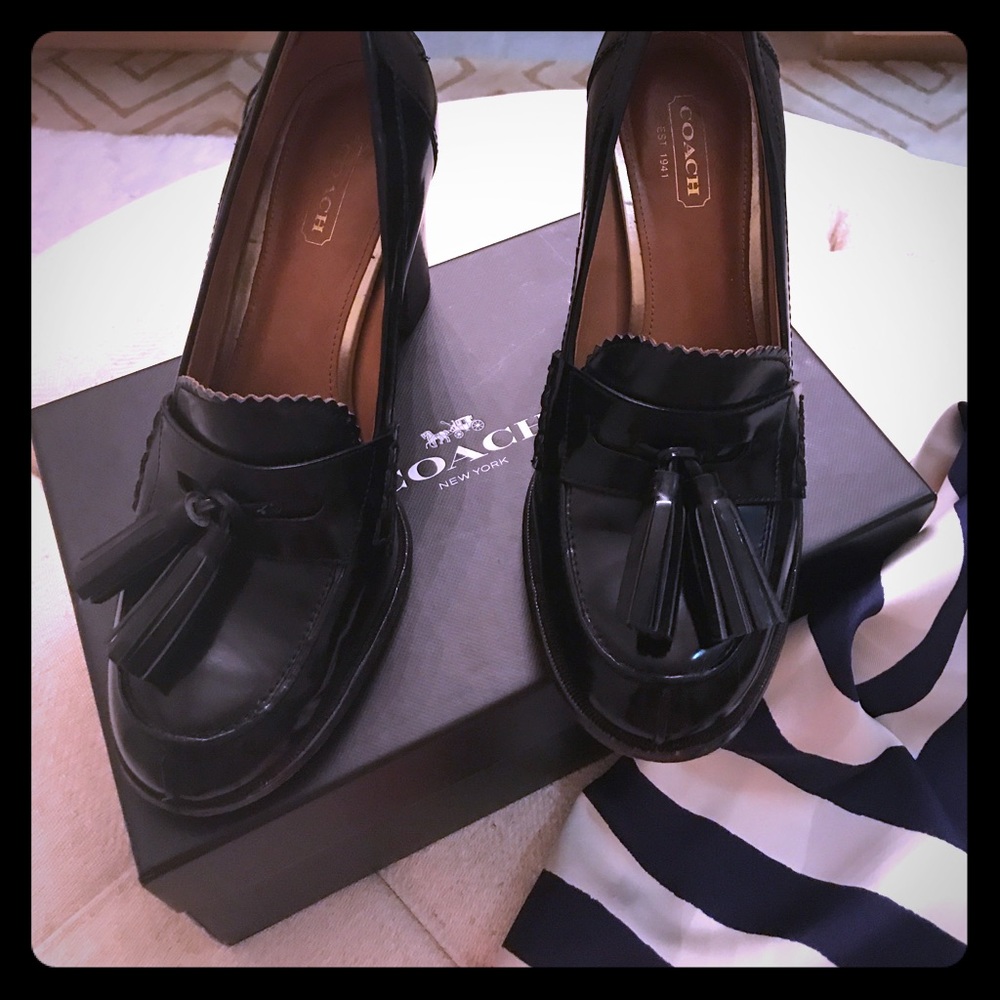 Heeled tassel loafers