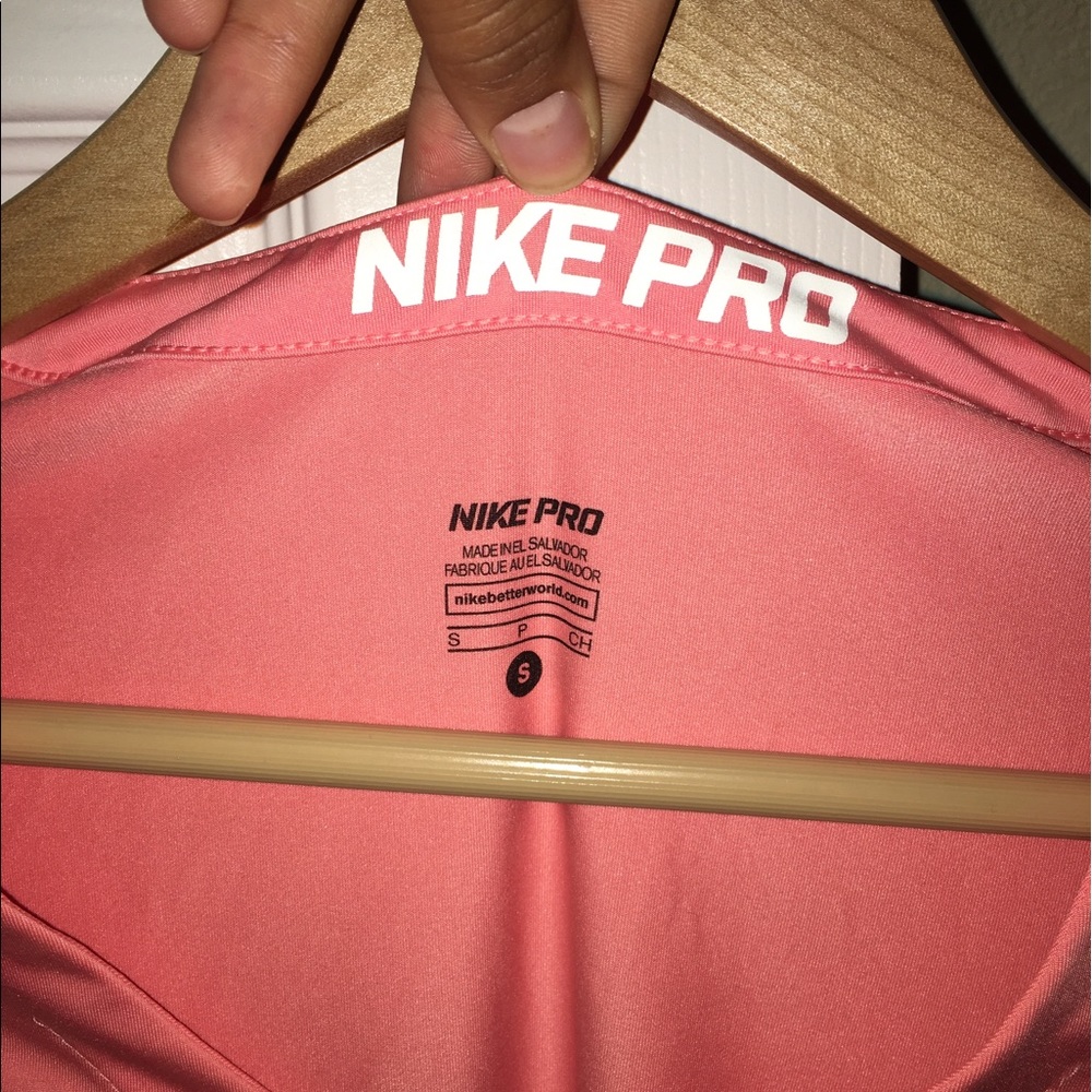 Coral Nike Work Out /Running Shirt (Spandexx) Sm - Picture 2 of 3