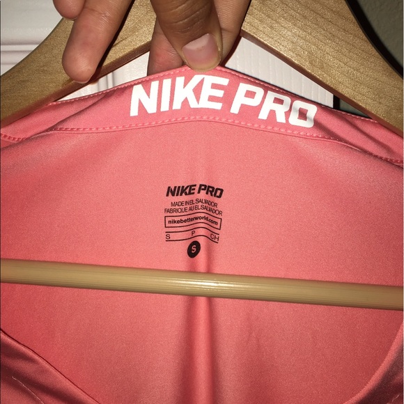 Coral Nike Work Out /Running Shirt (Spandexx) Sm - Picture 2 of 3