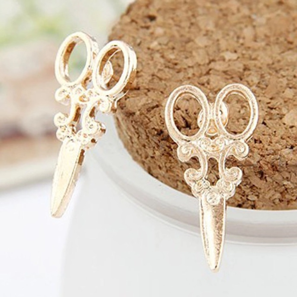 🆕 Gold Toned Scissor Earrings!!!💇🏻💇🏻