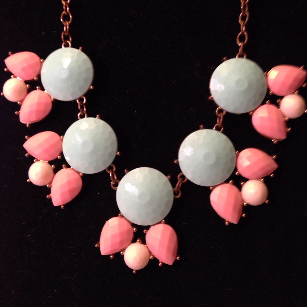 Gorgeous coral and mint necklace