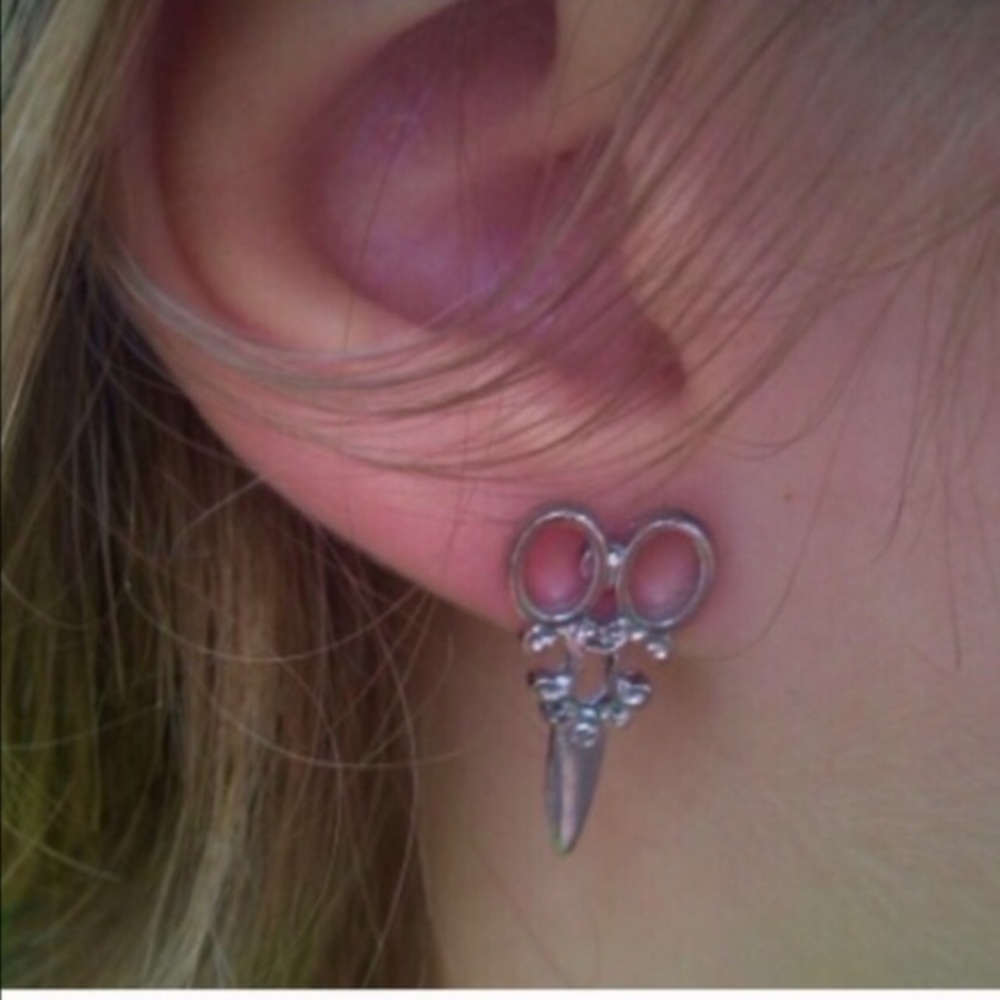 🆕 Silver Toned Earrings Perfect for Hairdresser! - Picture 5 of 5
