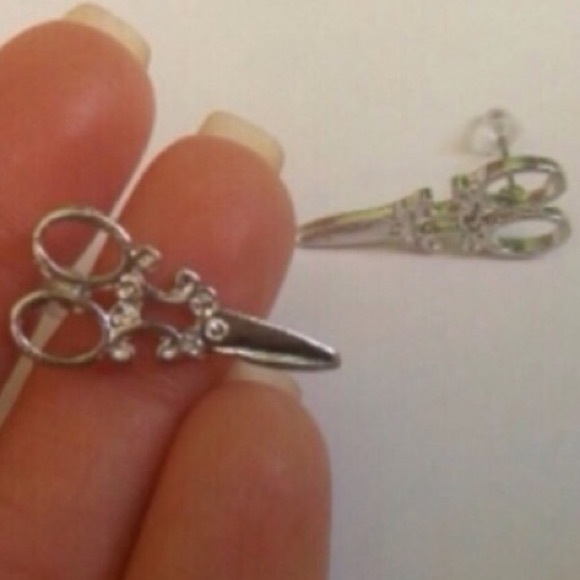 🆕 Silver Toned Earrings Perfect for Hairdresser! - Picture 4 of 5