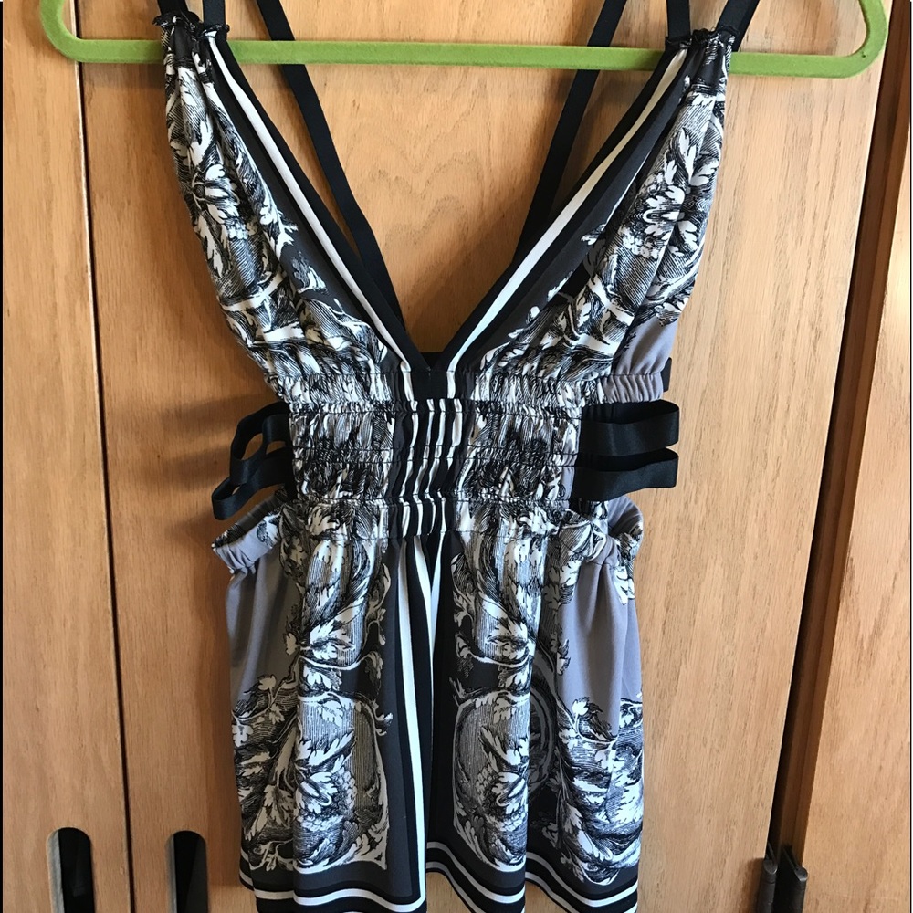 Express open back tank top size xsmall