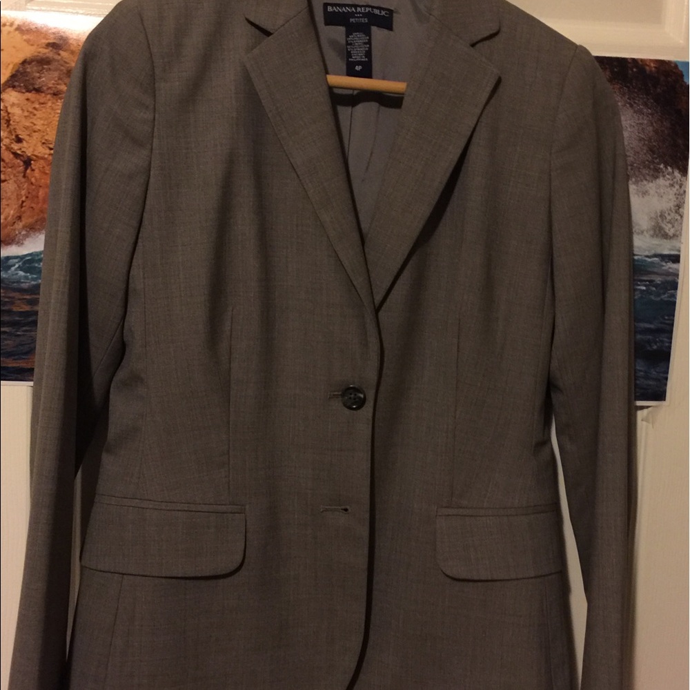 BR grey blazer in excellent condition